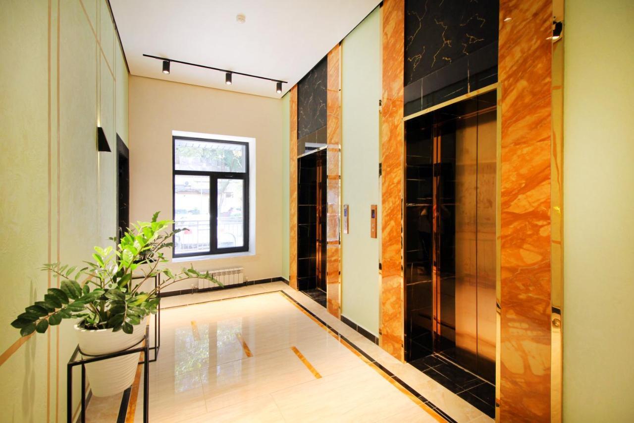 Апартаменты С Двумя Спальнями На Арбате! Almaty Exterior photo